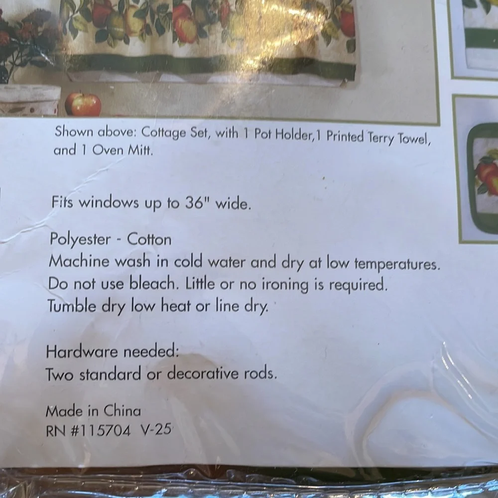 🆕 Apple orchard cottage set curtains w/bonus 3 piece matching kitchen set